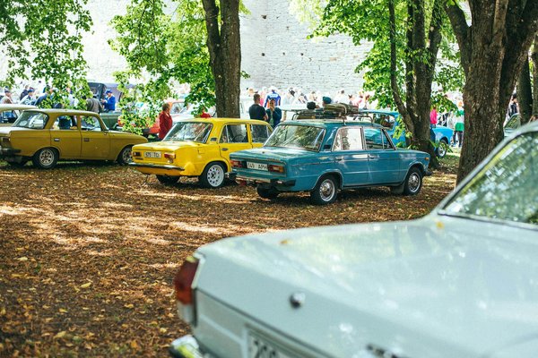 Location voiture de luxe : profitez du confort et de la sécurité pendant vos déplacements